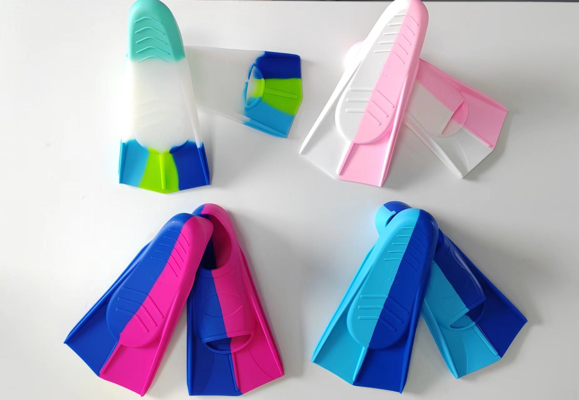 Hot sale professional training freestyle silicone frog shoes short flippers adult children flippers frog shoes manufacturers wholesale
