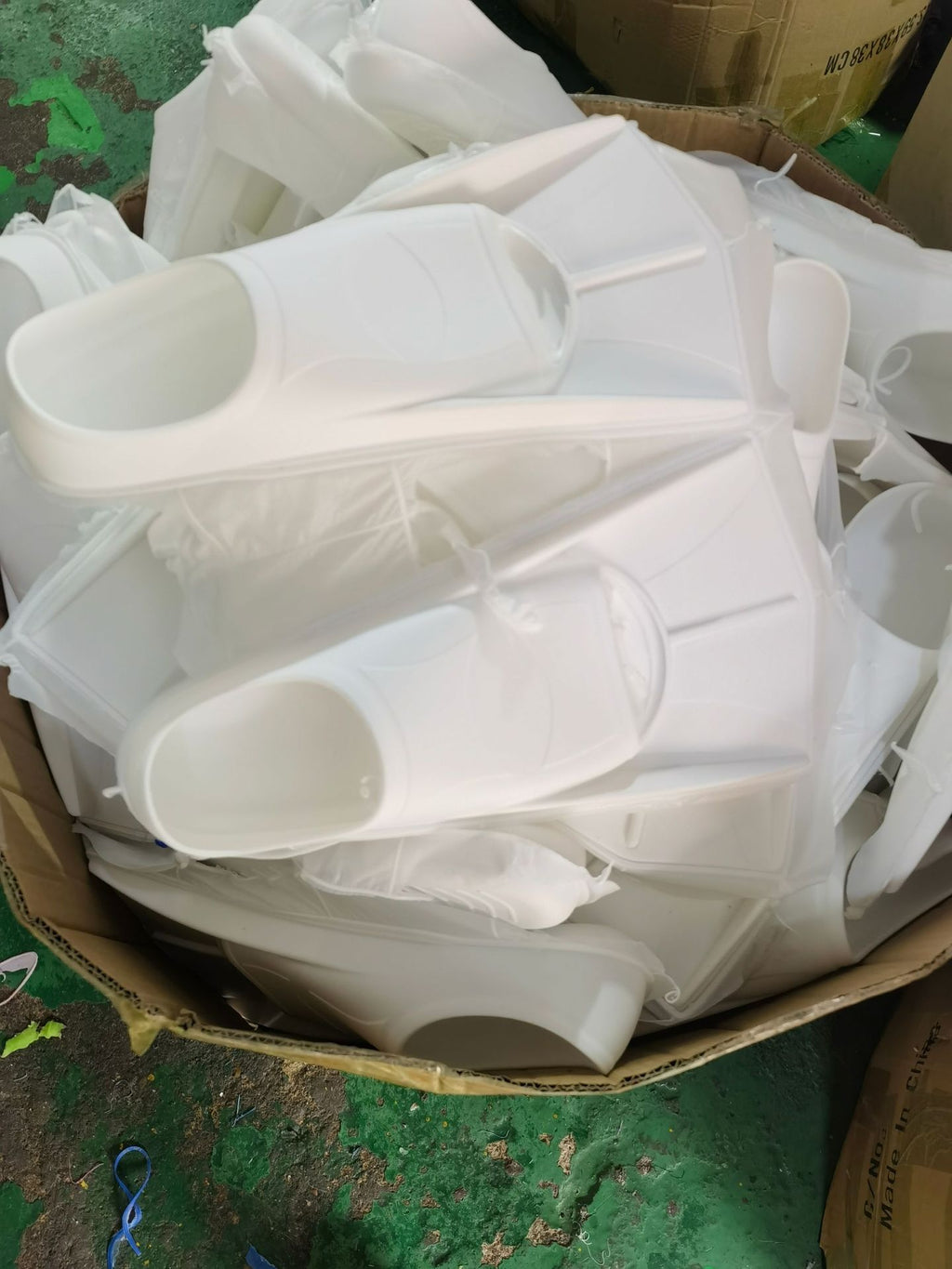 Hot sale professional training freestyle silicone frog shoes short flippers adult children flippers frog shoes manufacturers wholesale