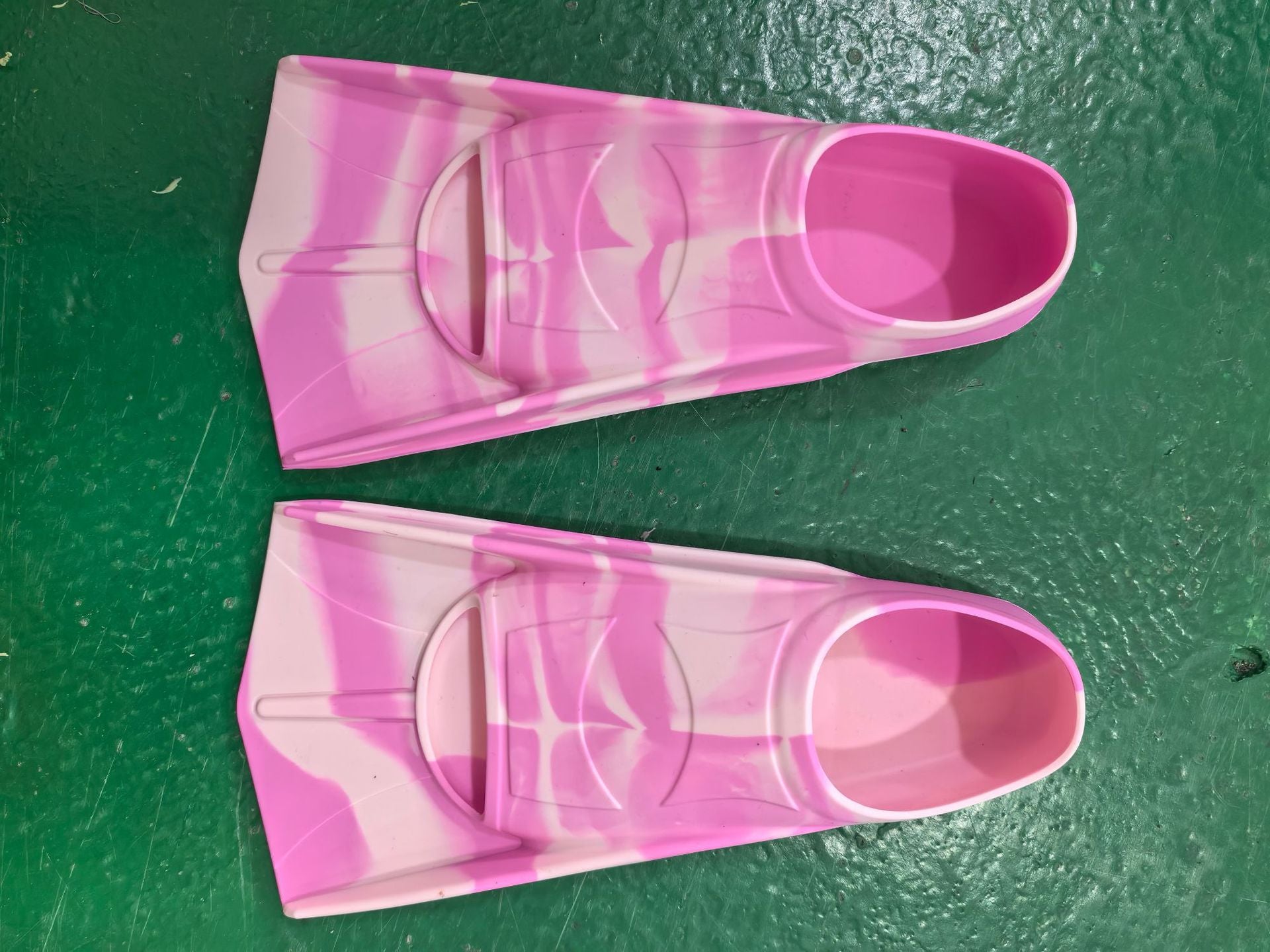 Hot sale professional training freestyle silicone frog shoes short flippers adult children flippers frog shoes manufacturers wholesale